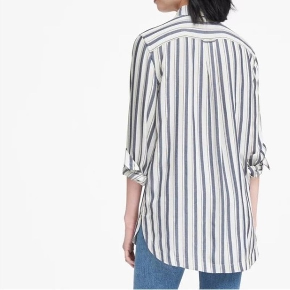 Banana Republic Parker Tunic Fit Button Down Shirt Gray White Stripe - Picture 7 of 8